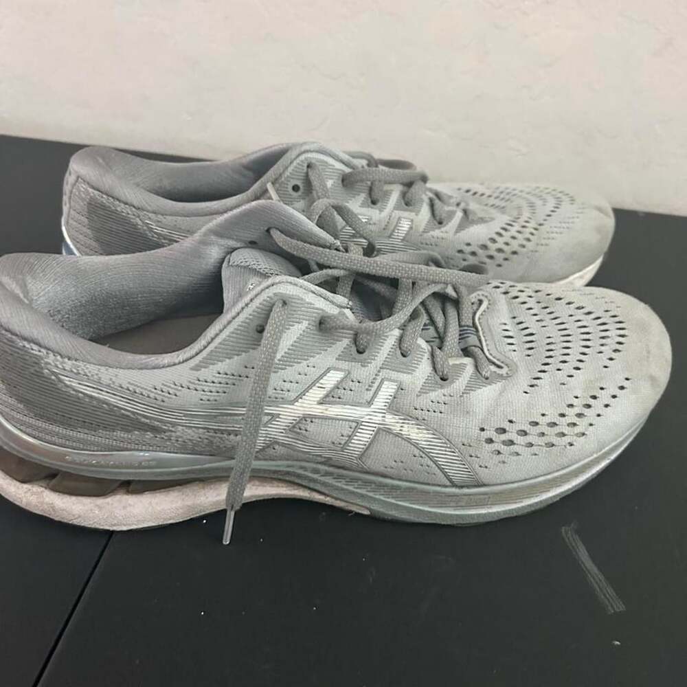 Asics Gel Kayano 28 Platinum Size 11 Grey Running Shoes